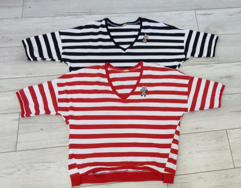 Ваш стиль від P - Смугасті футболки з V-подібним вирізом - Модні, зручні та стильні! 👕✨