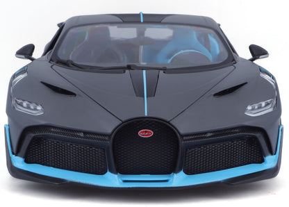 Bugatti Divo 1/18 grau