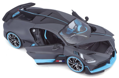 Bugatti Divo 1/18 grau