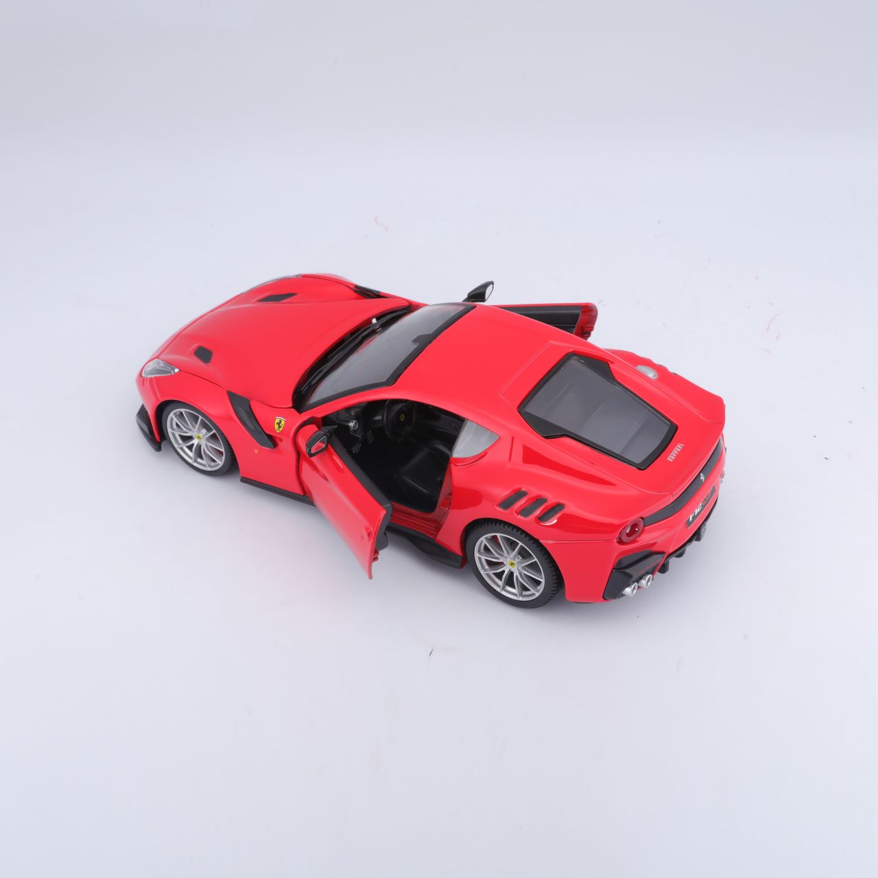 Ferrari R&P F12tdf 1/24 rot