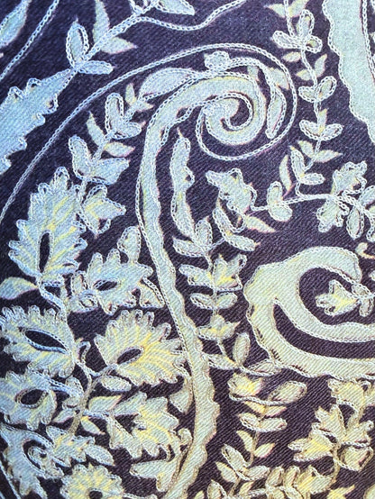 AISHITERU - Nyvara Embroidered Cashmere Shawl - Timeless luxury, arabesque warmth ✨🧣