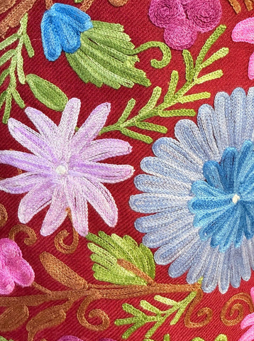 AISHITERU - Zafira Embroidered Wool Shawl - Garden-fresh warmth for every ensemble ✨🌸