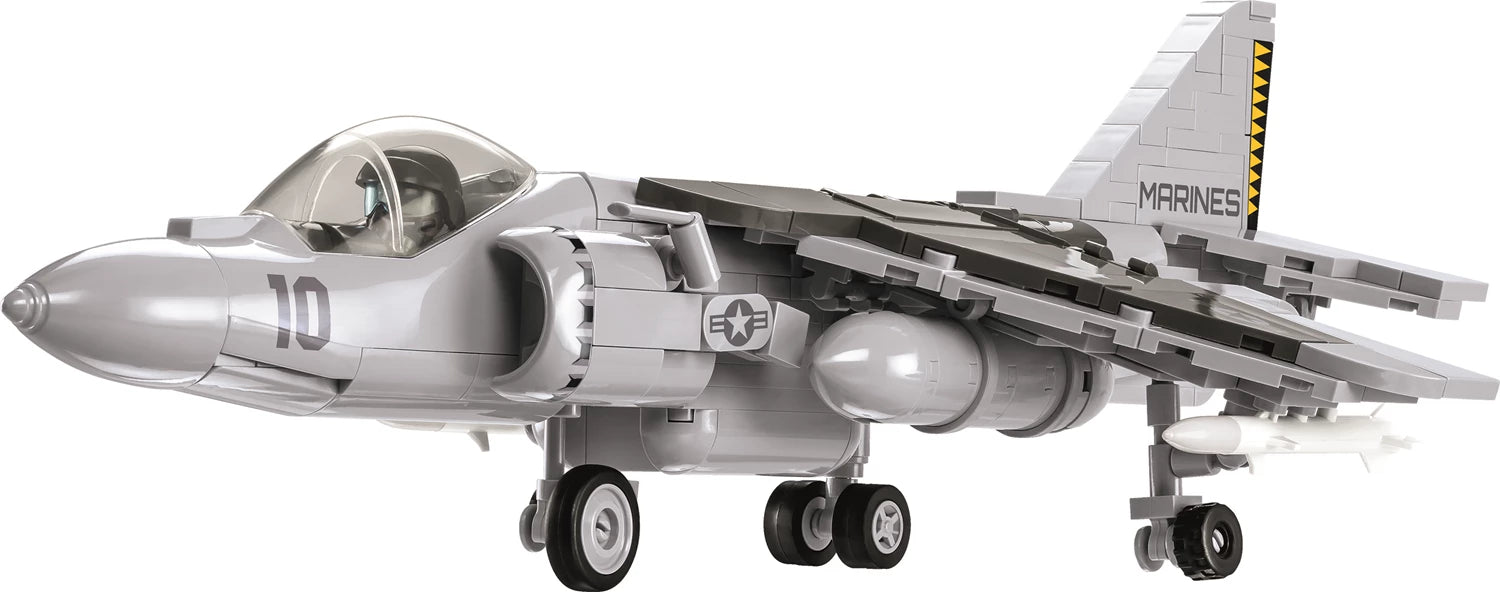 AV-8B Harrier II Plus / 424 pcs.