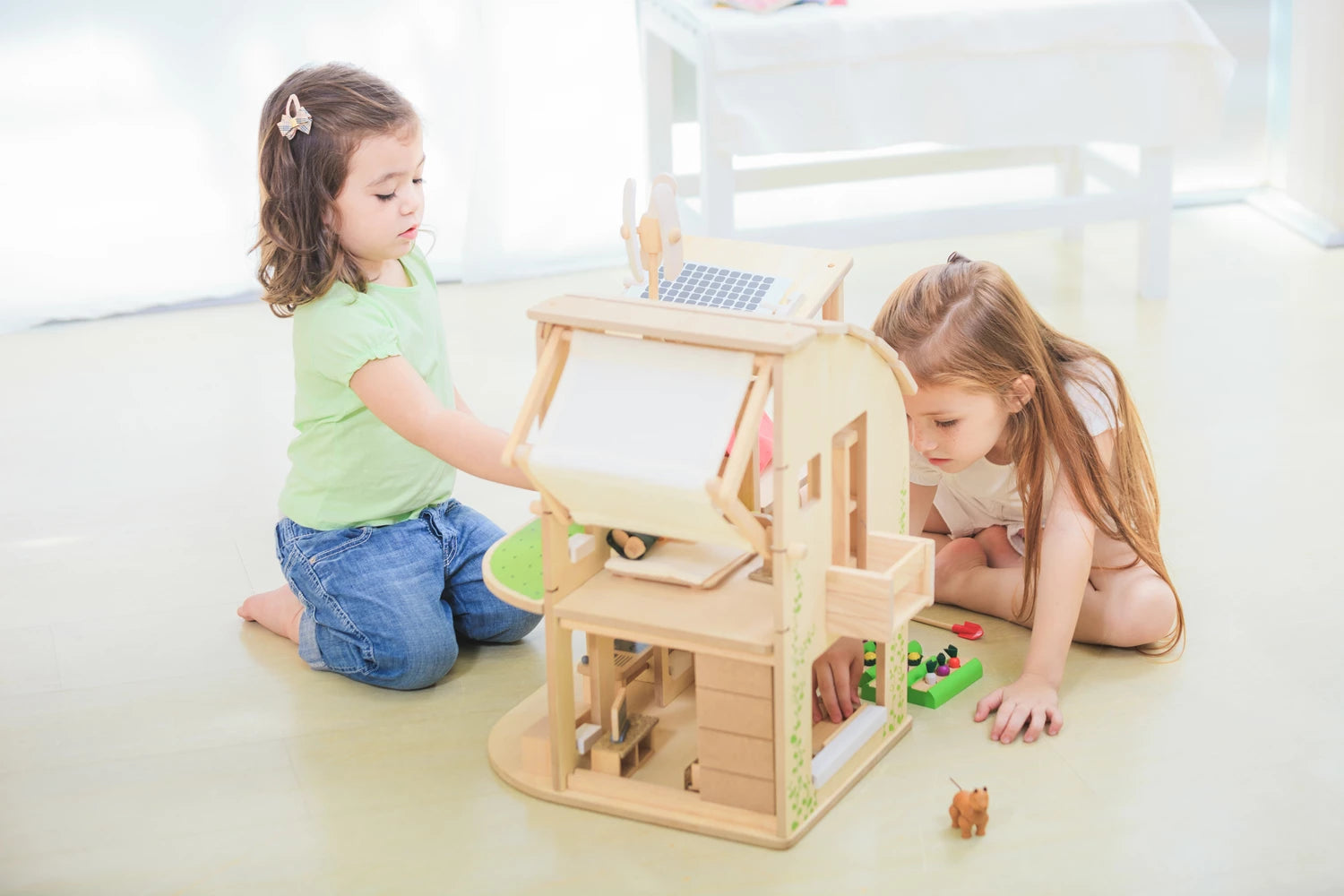 Puppenhaus Öko-Style mit Möbeln