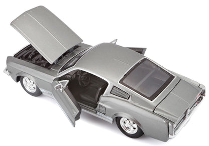 Ford Mustang GT 1967 grau 1/24