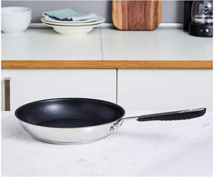 Amazon Basics Edelstahl-Bratpfanne mit Antihaftbeschichtung - Induktionsgeeignet, mit bequemem Griff - 20 cm