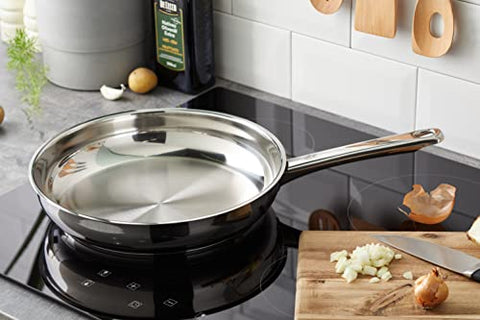 WMF Profi Bratpfanne 28 cm Induktion, Edelstahlpfanne unbeschichtet, Cromargan Edelstahl, backofenfest