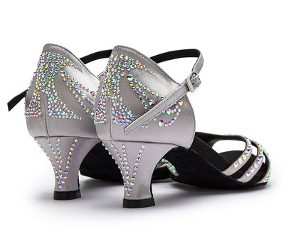 Sparkle Shine Tanzschuhe in Silber Satin mit dunkler Sohle