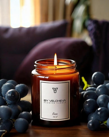 By Velcheva Duftkerze Rosso – 160 ml, rote Trauben, Beeren & Birkenholz