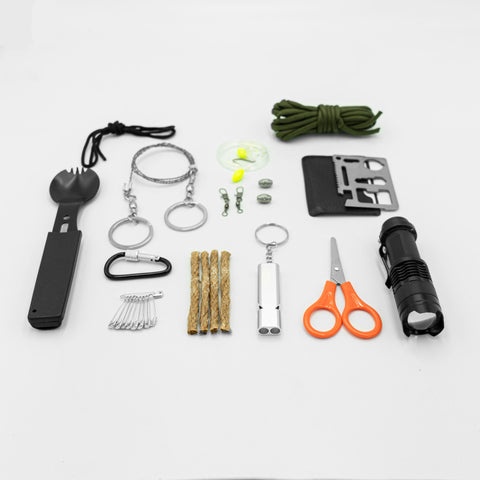 Survival-Kit – 26-teilig mit Axt, Schaufel, Taschenlampe & Rettungsdecke