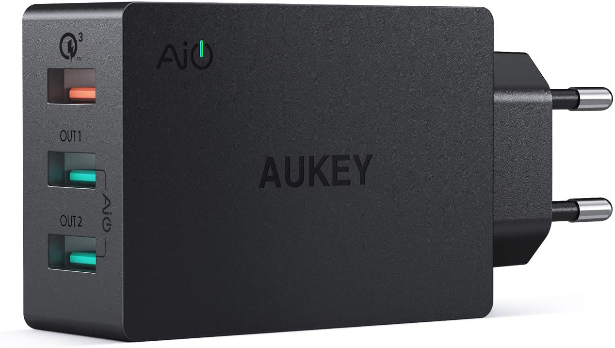 AUKEY Titan Wallcharger 3xUSB-A PA-T14 2xUSB Adaptive, 1xUSB QC 3.0