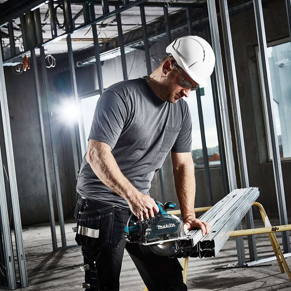 
          Akku-Metall-Kreissäge LXT ®
          DCS553RTJ
        