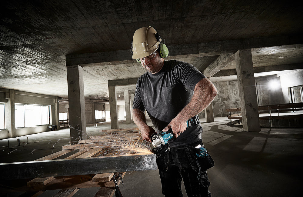 
          Akku-Winkelschleifer LXT ®
          DGA506RTJ
        