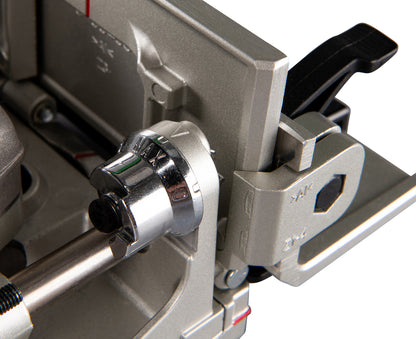 
          Akku-Universal-Nutfräse LXT ®
          DPJ180ZJ
        