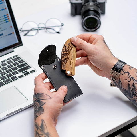 crest wooden for father 