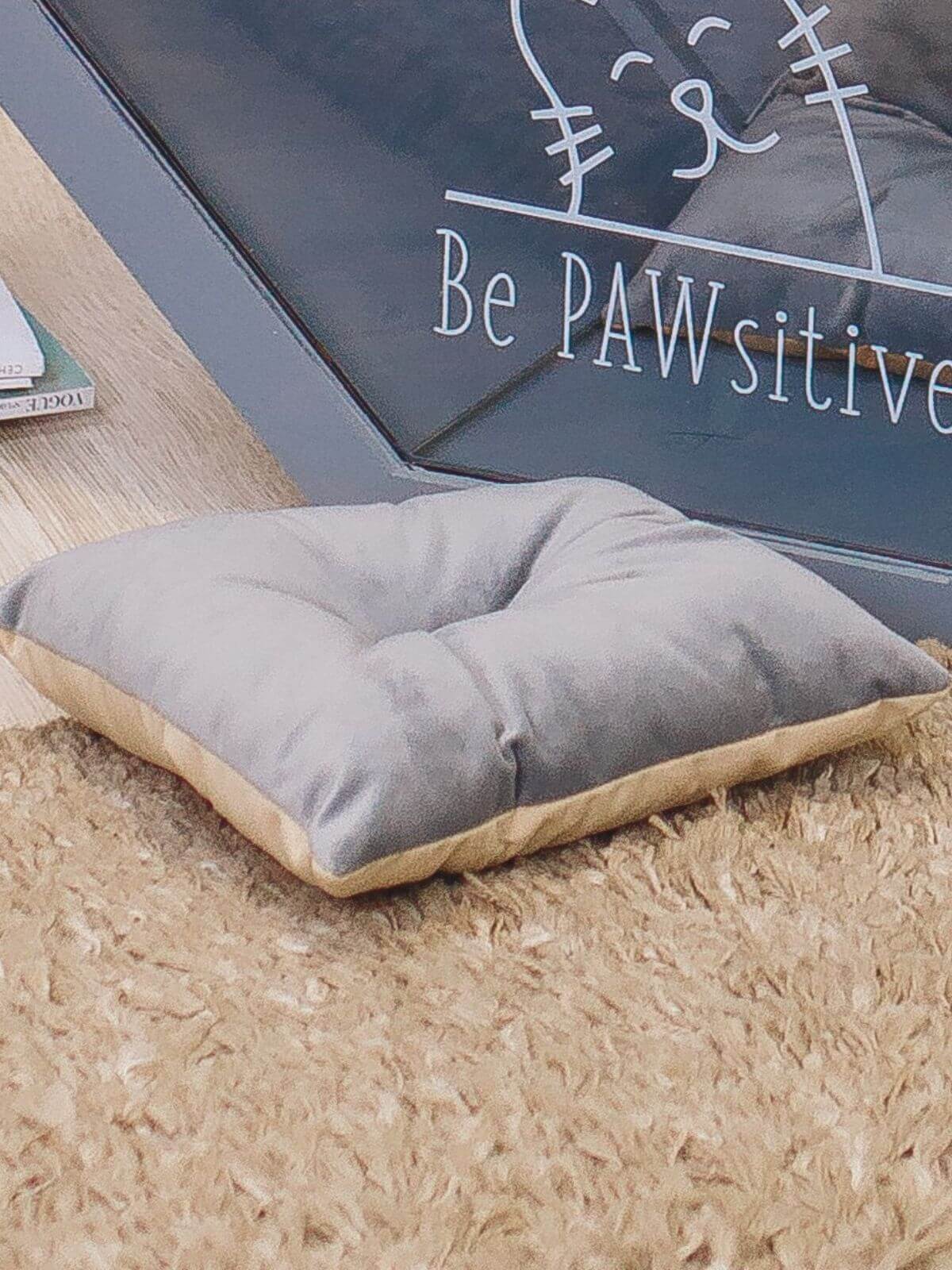 pillow for wooden cats house