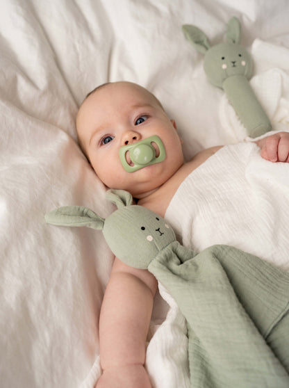 JABADABADO Geschenkset Rassel Hase S1026 grün 2-teilig
