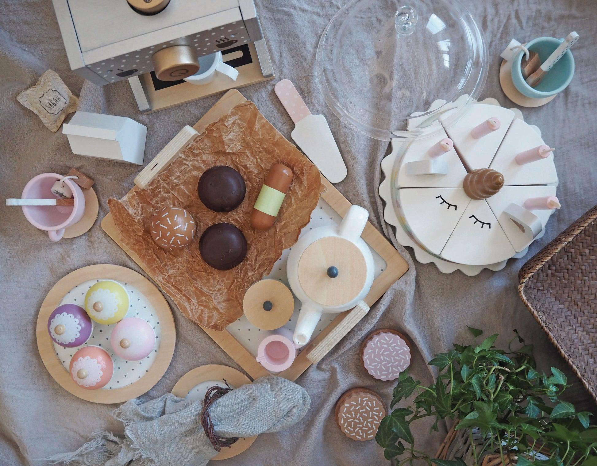 JABADABADO Etagere mit Kuchen T226 16cm