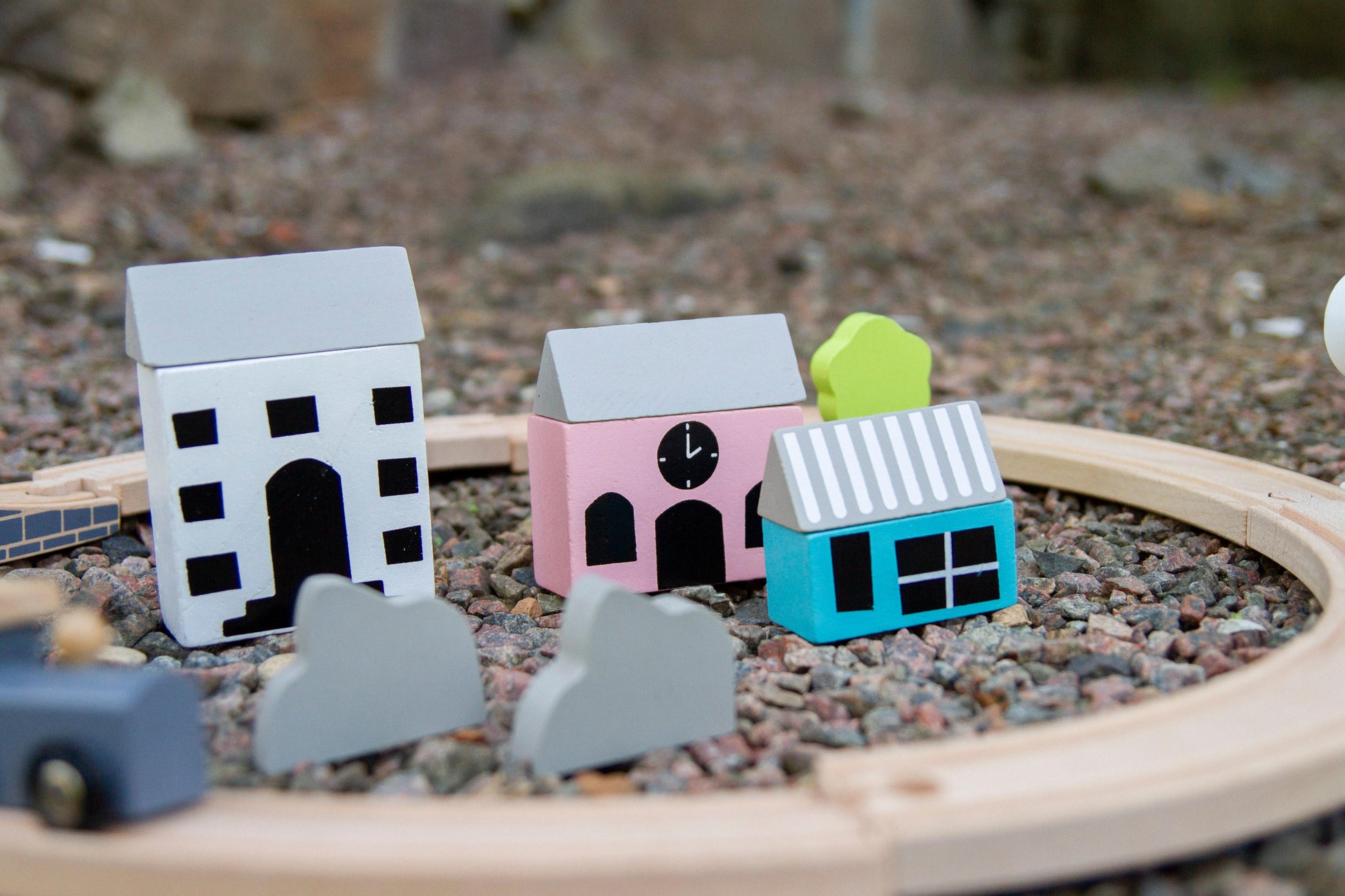 JABADABADO Holz Eisenbahn W7116 bunt 23x23x25cm