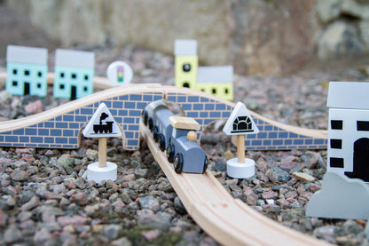 JABADABADO Holz Eisenbahn W7116 bunt 23x23x25cm