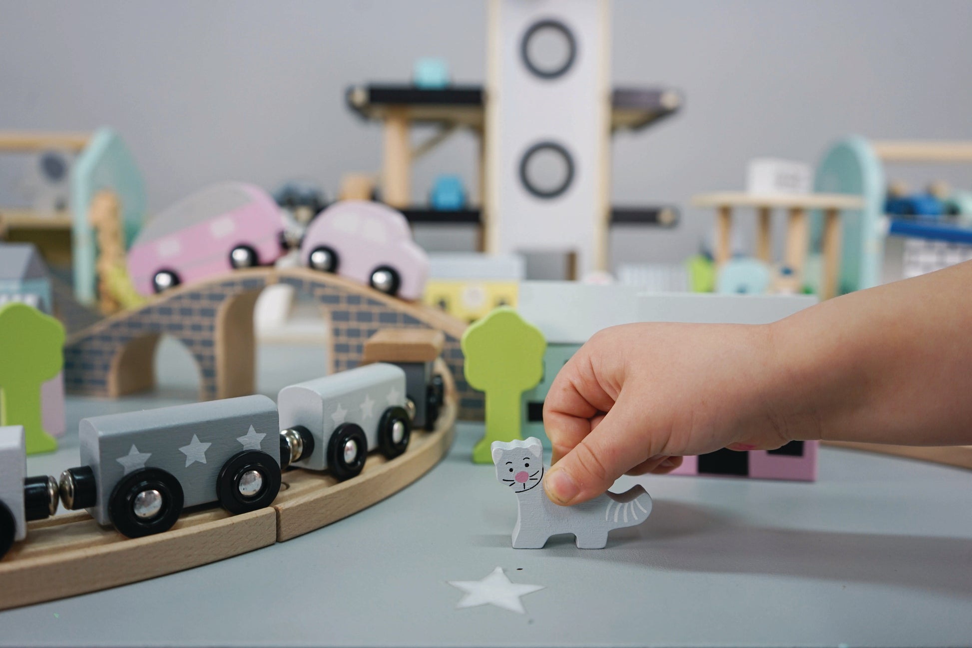 JABADABADO Holz Eisenbahn W7116 bunt 23x23x25cm