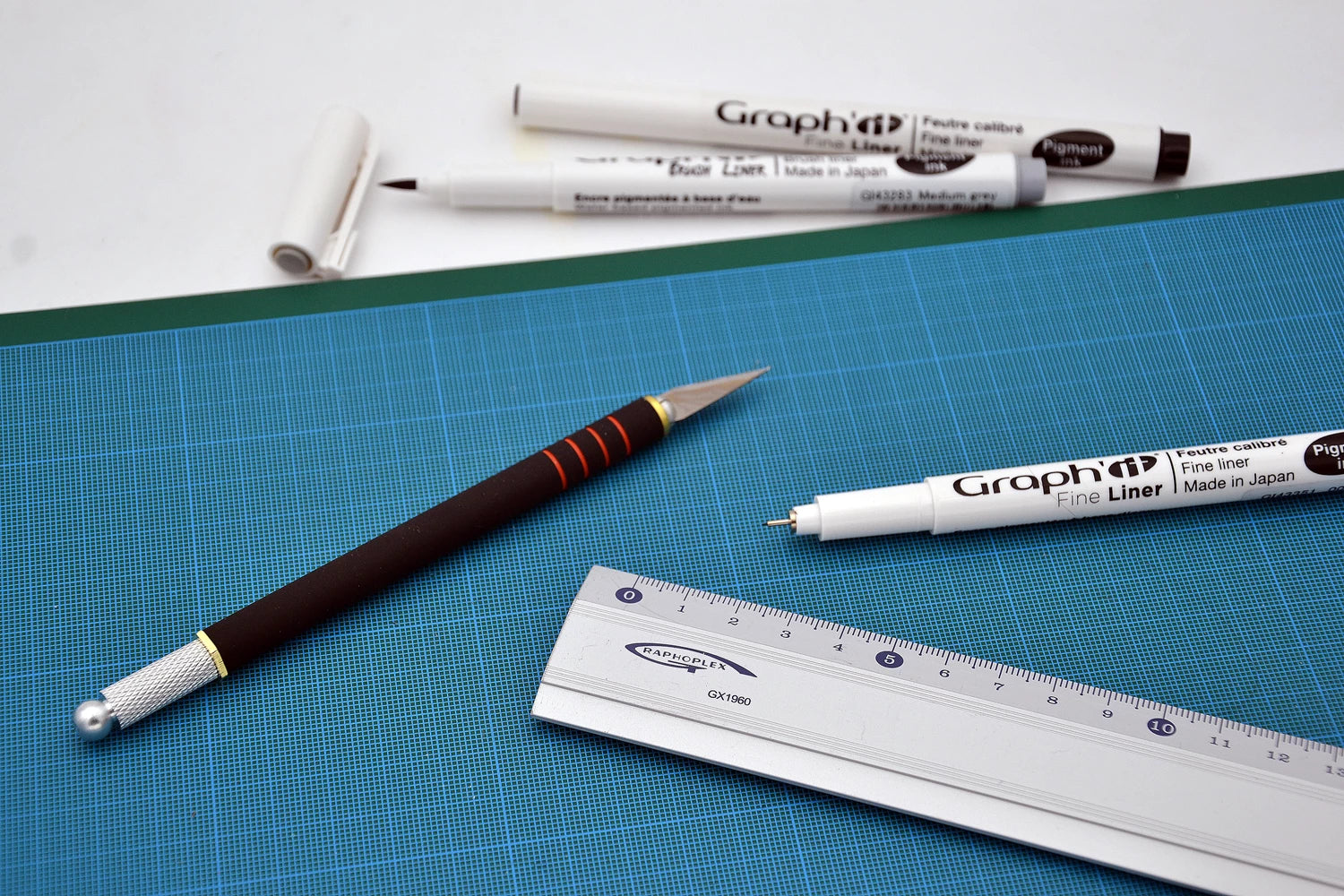 REGLE ALUMINIUM ANTIGLISSE 60CM