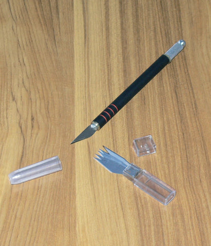 GRAPHO’CUT COUTEAU N°1 CORPS NOIR AVEC GRIP ANTI GLISSE AVEC