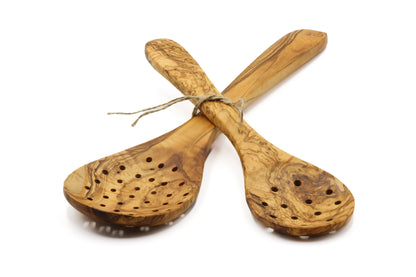 Друшляк з оливкового дерева, шумівка та ложка для подачі