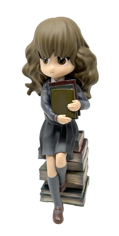FIG. HERMIONE GRANGER PILE DE GRIMOIRES