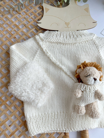 Pulle crochet blanc avec lion