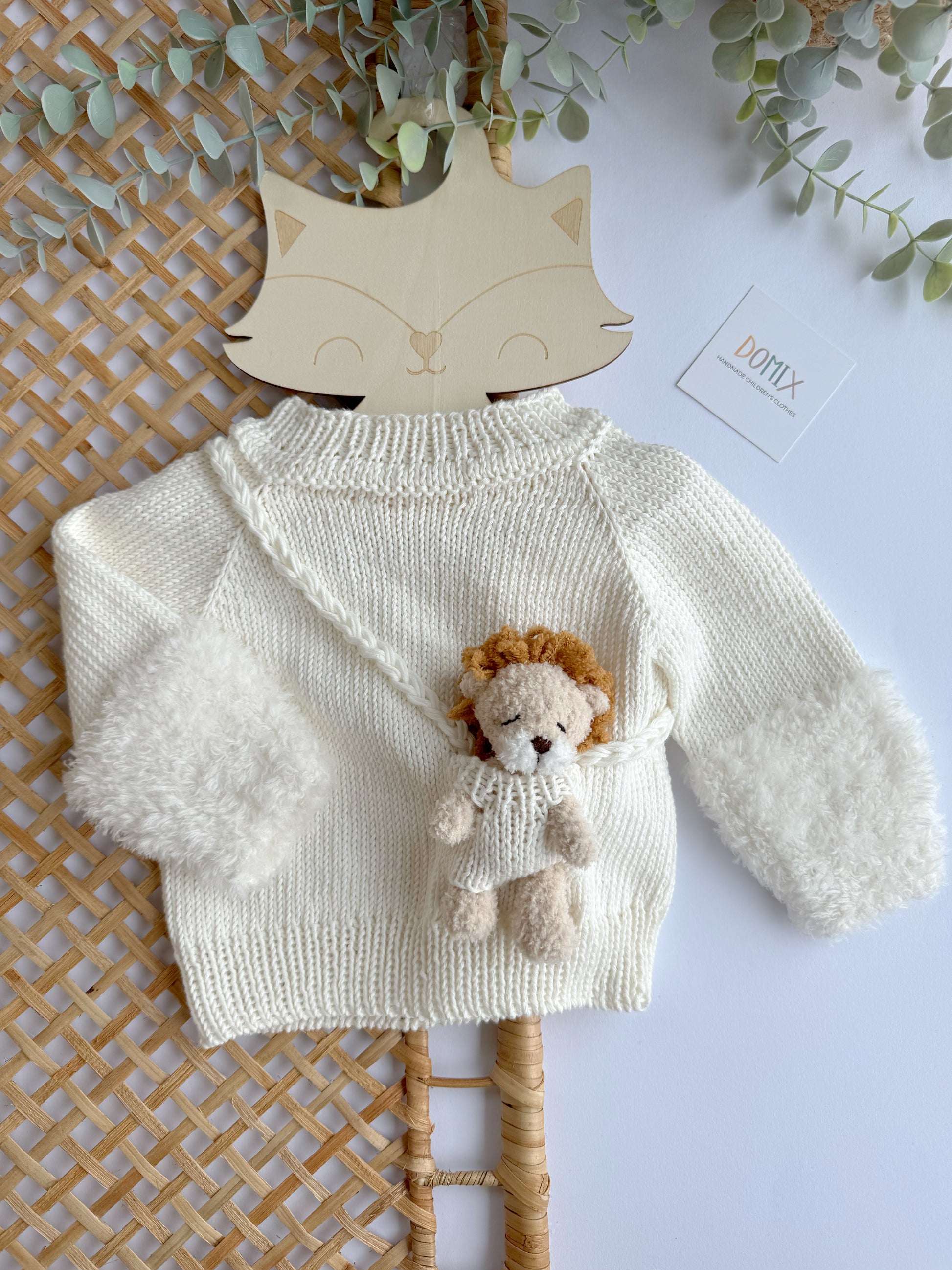 Sweet white with lion