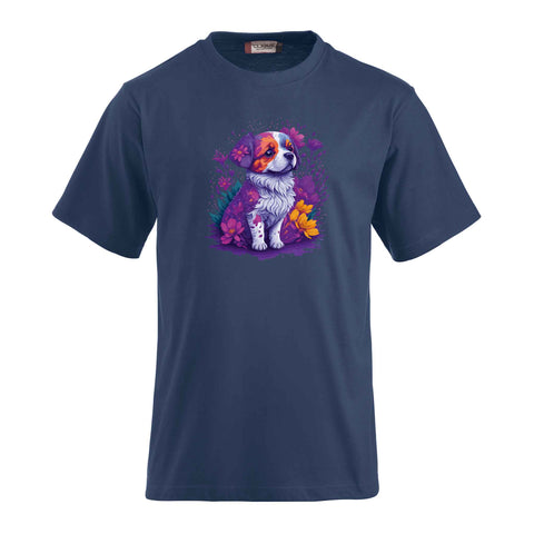 T-Shirt inklusive bedrucktem Motiv eines süssen Hundes in Blumen. Ein individueller Wunschtext kann hinzugefügt werden.