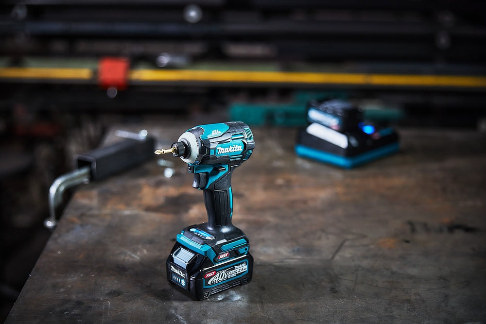 
          Akku-Schlagschrauber XGT ®
          TD001GZ
        