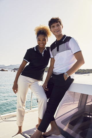 Conrad - Unisex-Poloshirt mit klaren Linien und Kontrast. Farbige Kontraststreifen