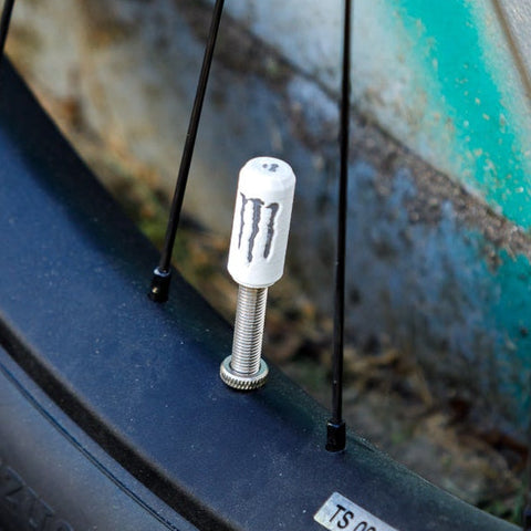 Monsta White Dose | Capsterpiece Ventilkappe