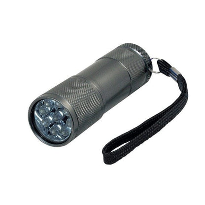 Torch IX LED-Taschenlampe – 9 LEDs, Inkl. Batterien & Metalldose