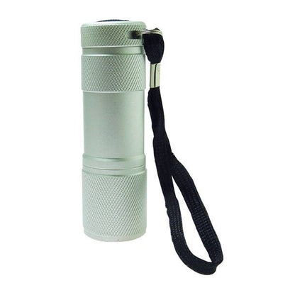 Torch IX LED-Taschenlampe – 9 LEDs, Inkl. Batterien & Metalldose