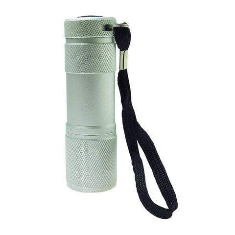 Torch IX LED-Taschenlampe – 9 LEDs, Inkl. Batterien & Metalldose