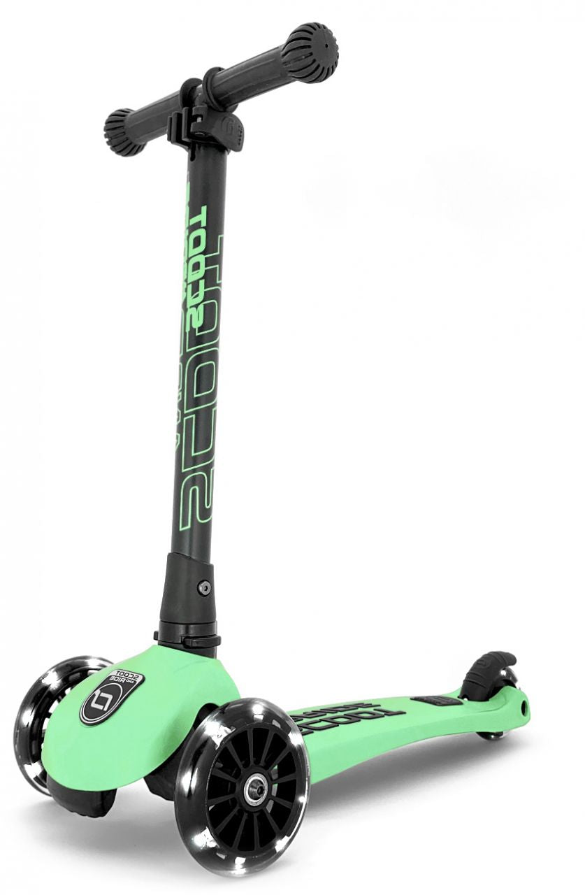 Scoot and Ride Mini Scooter | Highwaykick 3 LED | Kiwi