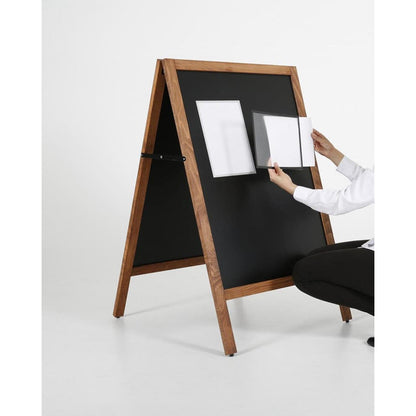 Premium Holz-Kundenstopper A1 – Magnetisch & Wetterfest (Dunkelbraun, Outdoor)