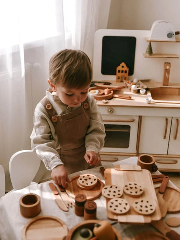 play kitchen dishes 