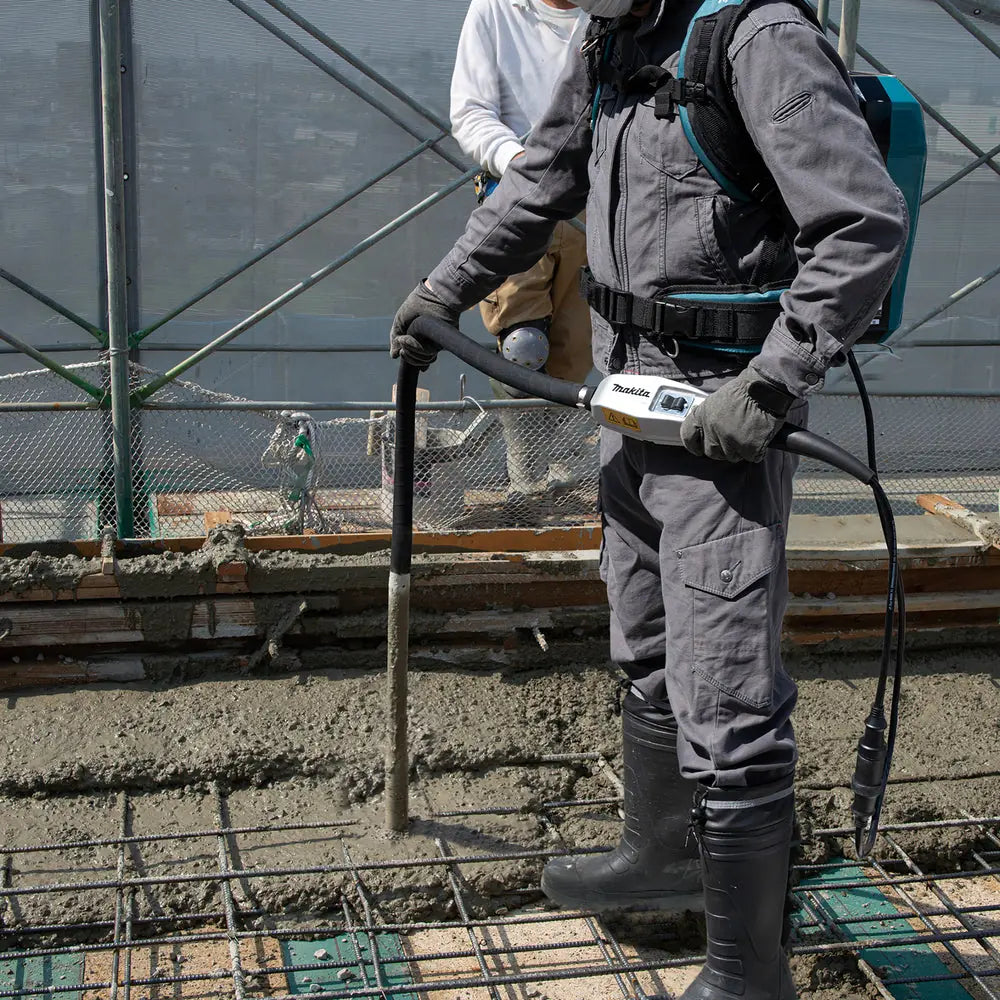 
          Akku-Betonverdichter 36V mit Verbindungsstecker
          VR001CZ
        