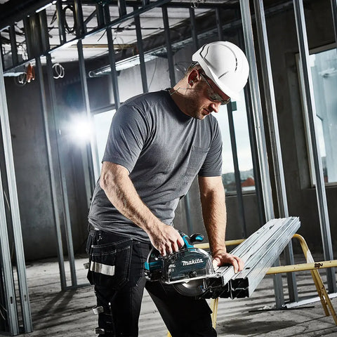 
          Akku-Metall-Kreissäge LXT ®
          DCS553RTJ
        