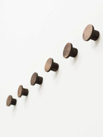 button wall  hooks