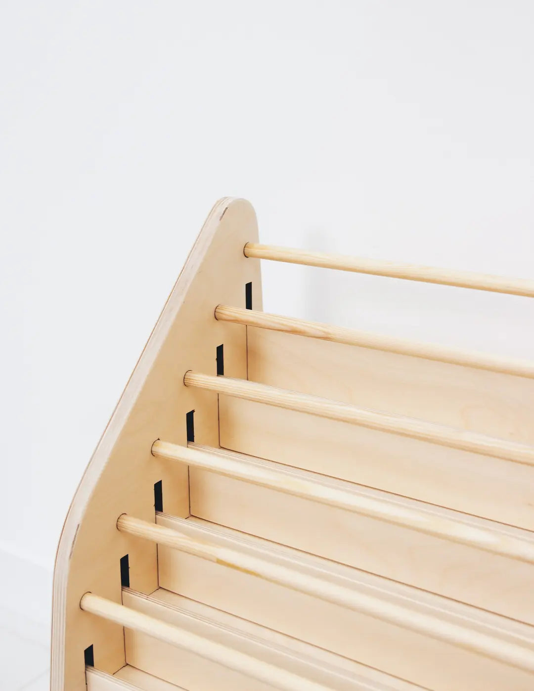 wooden kids shelf 