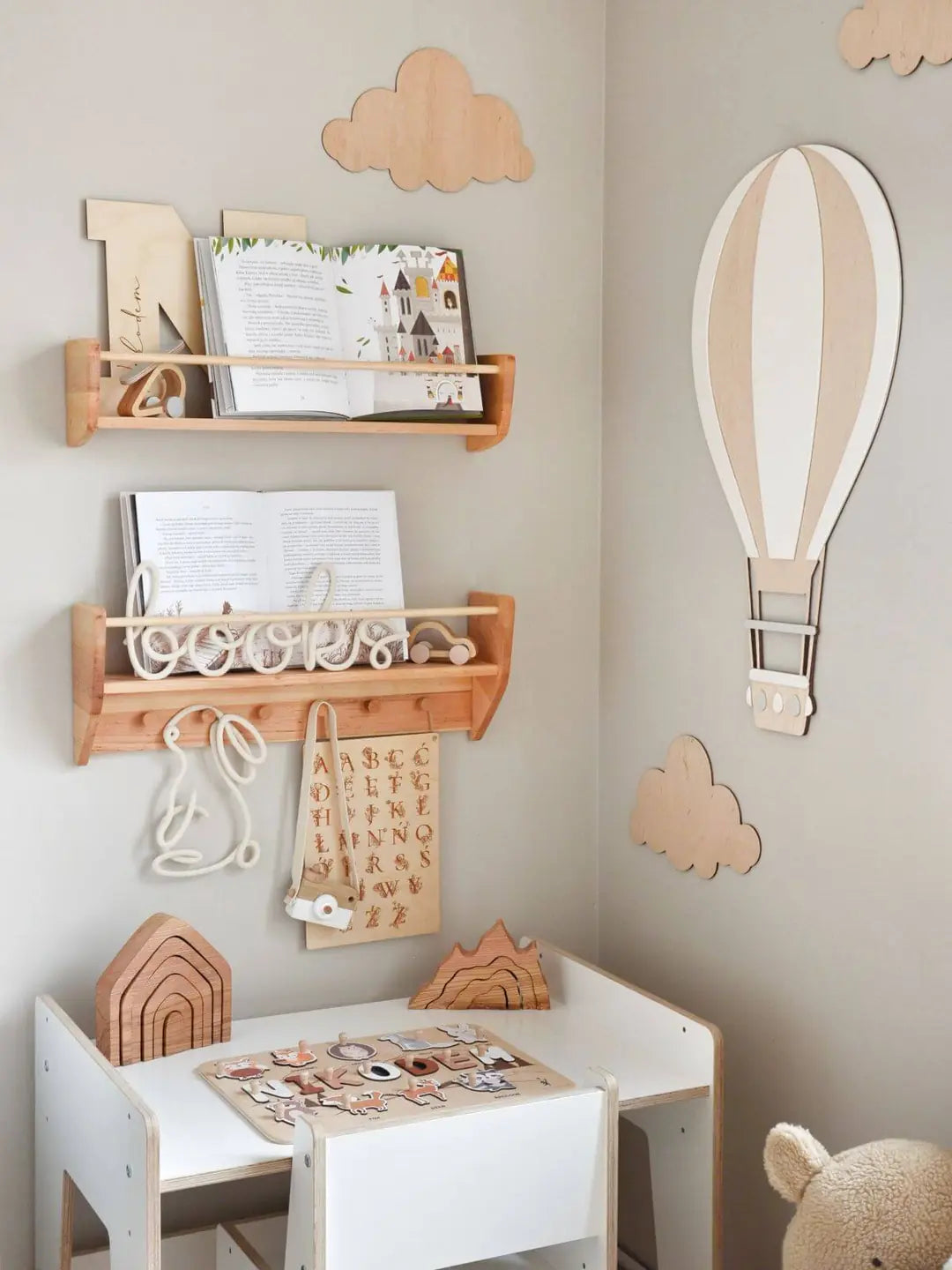 kids shelf 
