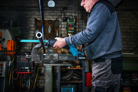 
          Akku-Säbelsäge XGT ®
          JR001GM201
        