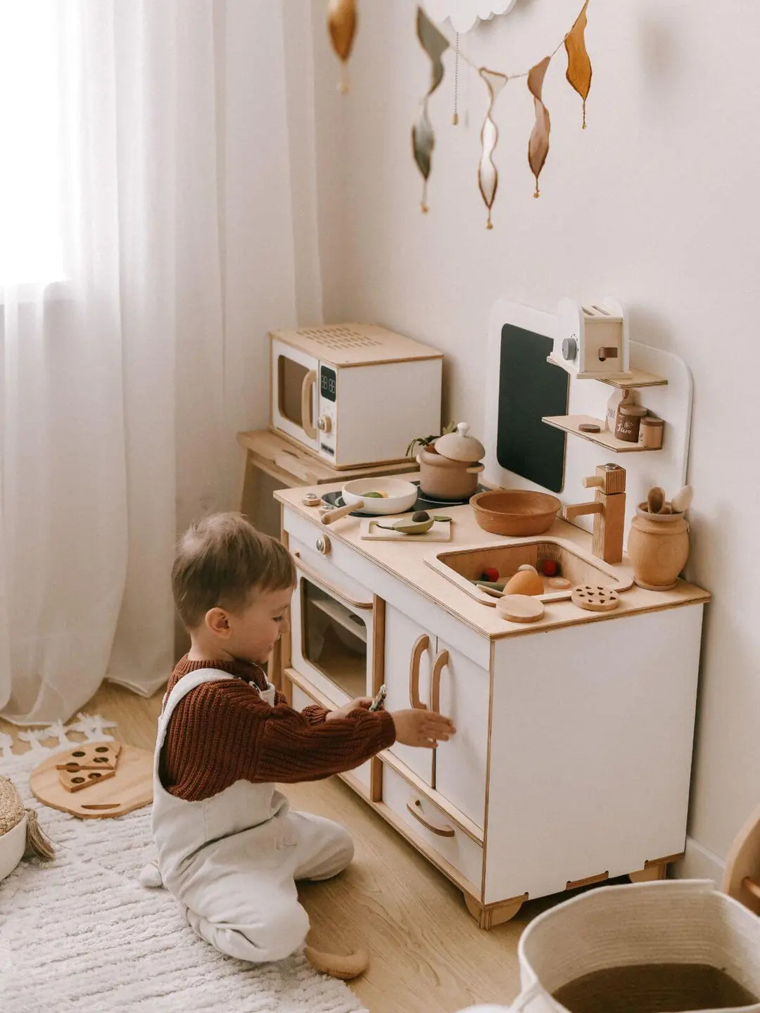 toy kitchen 