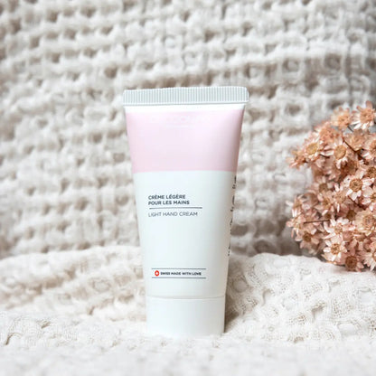 Cocooning Biocosmetics - Crème à main légère deluxe 🌸 Nourrir & Illuminer