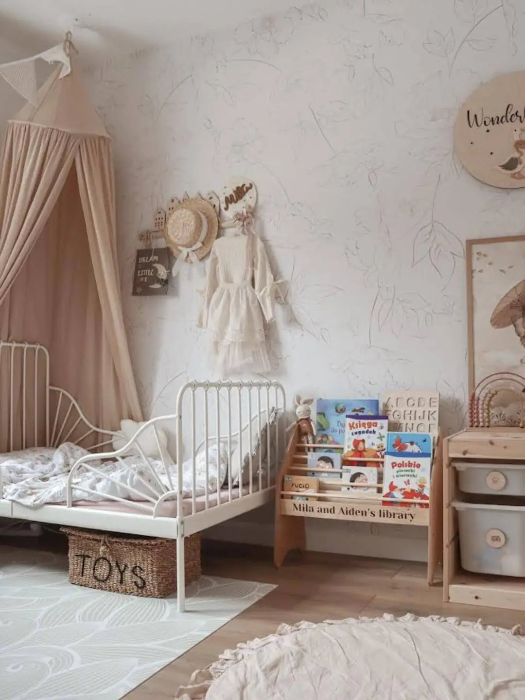 kids shelf 